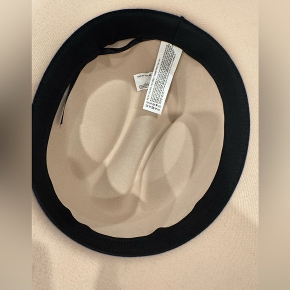 Beige Hat with Red white & Blue Bandana-get festival ready❤️🤍💙 great anytime❤️🤍💙 - Picture 2 of 9